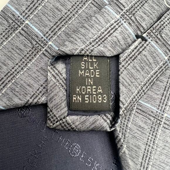 100% Silk Chereskin Gray Plaid Tie - Picture 5 of 5
